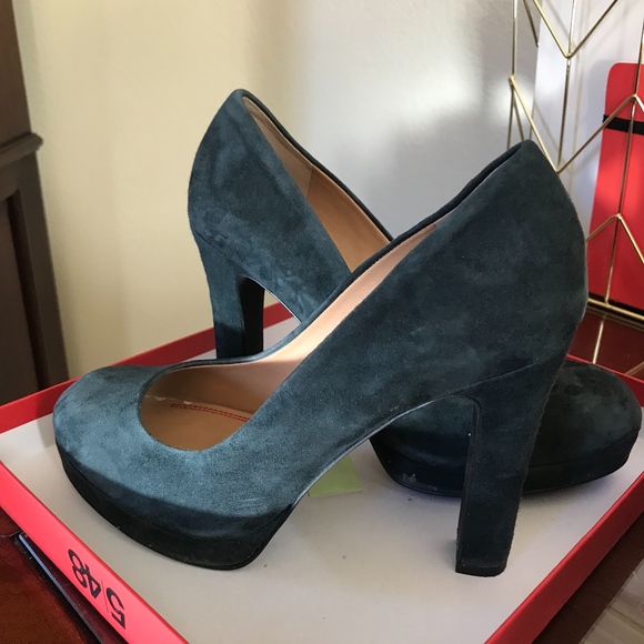 5/48 Olivia Suede Pumps - Picture 2 of 3